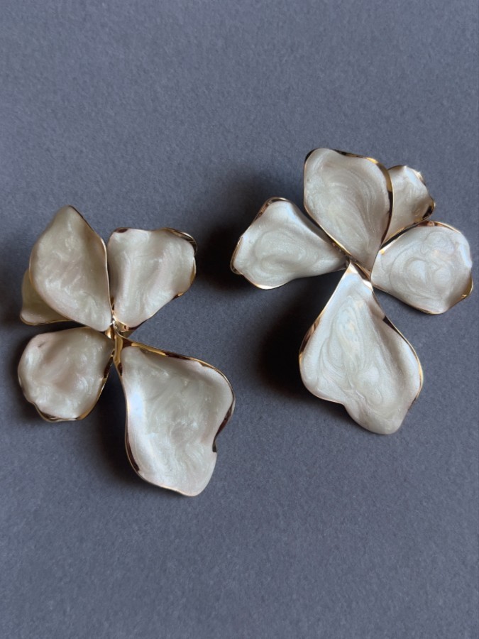 Brinco Flor Madrepérola