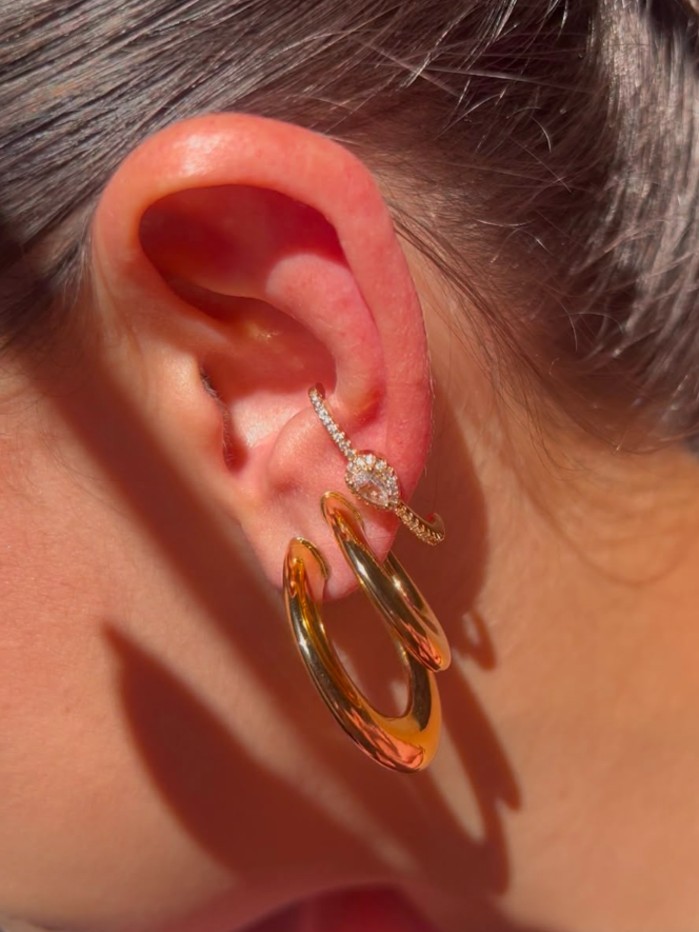 Brinco Ear Hook Gota Cravejado